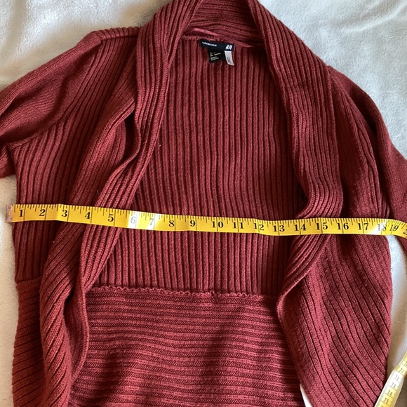 Ribbed H&M Cardigan - Picture 3 of 5